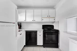 8100 Sunrise Lakes Blvd, Sunrise, FL 33322 - Photo 3