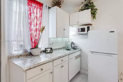 351 E 13th St, Hialeah, FL 33010 - Photo 21