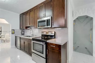 351 E 13th St, Hialeah, FL 33010 - Photo 5