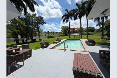 901 SW 121 Ave, Davie, FL 33325 - Photo 13