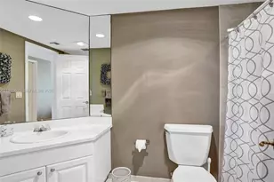 301 N Birch Rd, Fort Lauderdale, FL 33304 - Photo 25