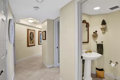 301 N Birch Rd #8N, Fort Lauderdale, FL 33304 - Photo 21