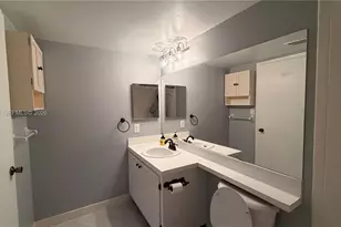 530 S Park Rd, Hollywood, FL 33021 - Photo 13