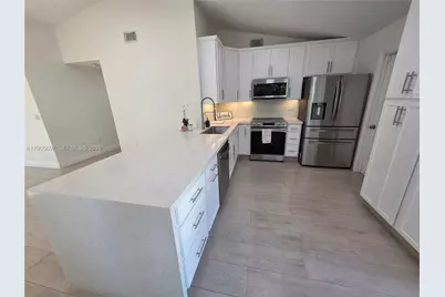 13950 Oaklawn Pl, Davie, FL 33325 - Photo 3