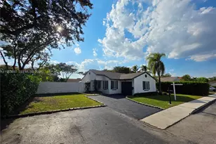 13950 Oaklawn Pl, Davie, FL 33325 - Photo 1