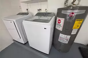 13950 Oaklawn Pl, Davie, FL 33325 - Photo 23