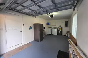 13950 Oaklawn Pl, Davie, FL 33325 - Photo 21