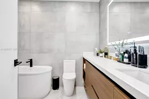 1941 NE 186th Dr, North Miami Beach, FL 33179 - Photo 35