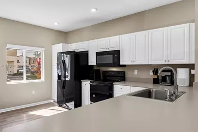 2819 NW 181st St, Miami Gardens, FL 33056 - Photo 9