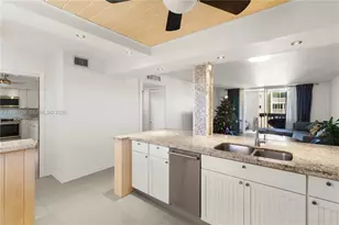 301 NE 14th Ave, Hallandale Beach, FL 33009 - Photo 3