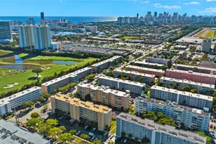 301 NE 14th Ave, Hallandale Beach, FL 33009 - Photo 25