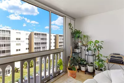 301 NE 14th Ave #601, Hallandale Beach, FL 33009 - Photo 21