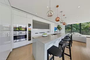 420 N Hibiscus Dr, Miami Beach, FL 33139 - Photo 5