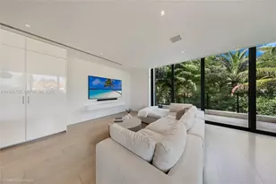 420 N Hibiscus Dr, Miami Beach, FL 33139 - Photo 7