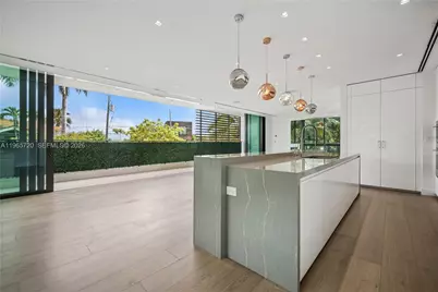 420 N Hibiscus Dr, Miami Beach, FL 33139 - Photo 9