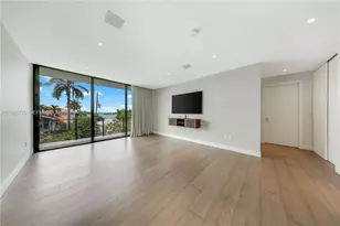 420 N Hibiscus Dr, Miami Beach, FL 33139 - Photo 13