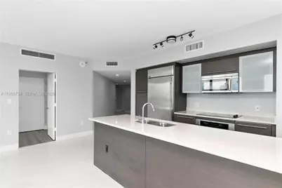 500 Brickell Ave #1801, Miami, FL 33131 - Photo 5