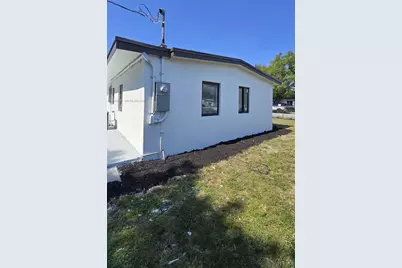 1910 NW 134th St, Miami, FL 33167 - Photo 5