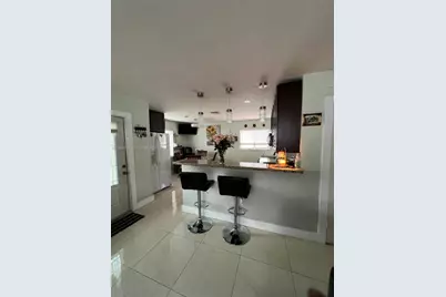 10382 SW 25th St, Miami, FL 33165 - Photo 5