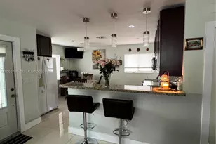 10382 SW 25th St, Miami, FL 33165 - Photo 5