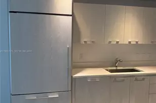 45 SW 9th St, Miami, FL 33130 - Photo 15