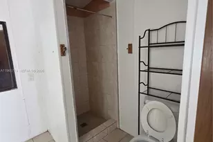 19800 SW 180th Ave, Miami, FL 33187 - Photo 11