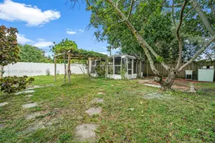 136 Cayman Dr, Palm Springs, FL 33461 - Photo 19