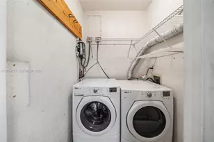 136 Cayman Dr, Palm Springs, FL 33461 - Photo 15