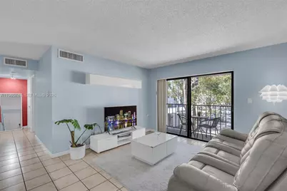 7060 NW 179th St #210, Hialeah, FL 33015 - Photo 7