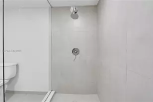 555 NE 34th St, Miami, FL 33137 - Photo 17