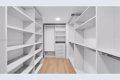 555 NE 34th St #2405, Miami, FL 33137 - Photo 19