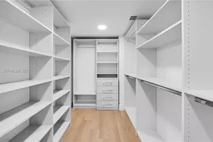 555 NE 34th St, Miami, FL 33137 - Photo 19