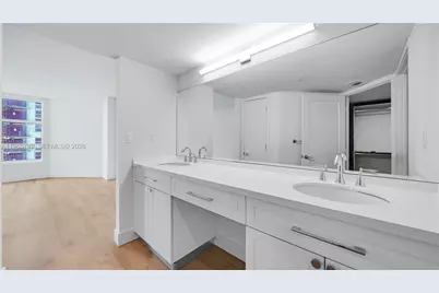 555 NE 34th St #2405, Miami, FL 33137 - Photo 15