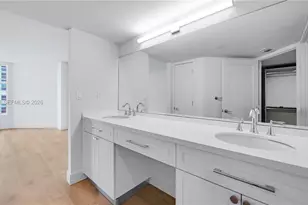 555 NE 34th St, Miami, FL 33137 - Photo 15