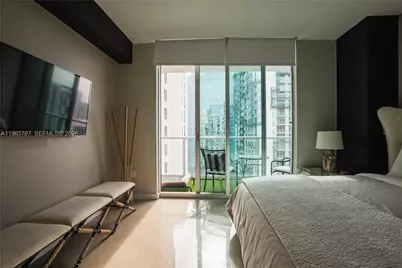 300 S Biscayne Blvd #T-3307, Miami, FL 33131 - Photo 5