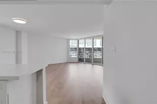 555 NE 34th St, Miami, FL 33137 - Photo 7