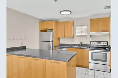 240 SW 15th Rd #112, Miami, FL 33129 - Photo 3