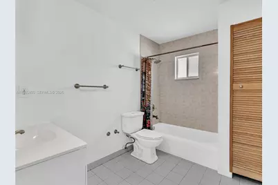 240 SW 15th Rd #112, Miami, FL 33129 - Photo 5