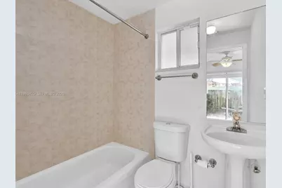 240 SW 15th Rd #112, Miami, FL 33129 - Photo 21