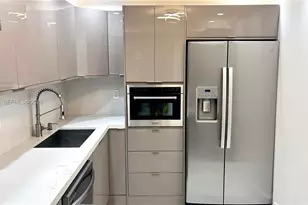 3701 N Country Club Dr, Aventura, FL 33180 - Photo 31