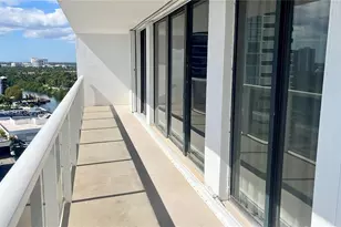 3701 N Country Club Dr, Aventura, FL 33180 - Photo 23