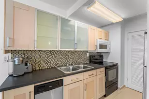 100 Lincoln Rd, Miami Beach, FL 33139 - Photo 13