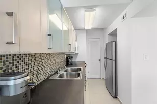 100 Lincoln Rd, Miami Beach, FL 33139 - Photo 11