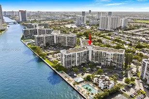 800 Parkview Dr, Hallandale Beach, FL 33009 - Photo 21