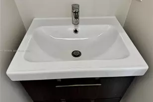 2162 W 60th St, Hialeah, FL 33016 - Photo 17