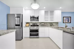 410 SE 2nd St, Hallandale Beach, FL 33009 - Photo 5