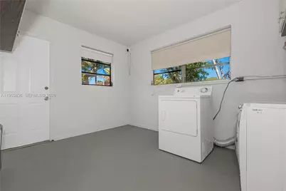 120 NE 175th St, Miami, FL 33162 - Photo 37