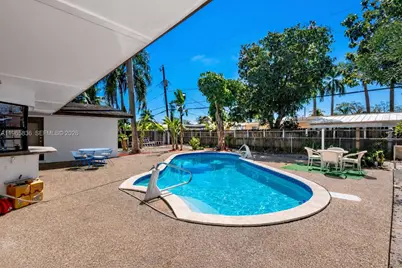 120 NE 175th St, Miami, FL 33162 - Photo 3