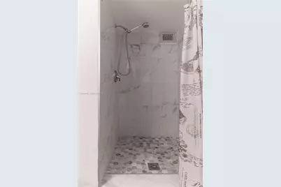 427 Golden Isles Dr #16F, Hallandale Beach, FL 33009 - Photo 11