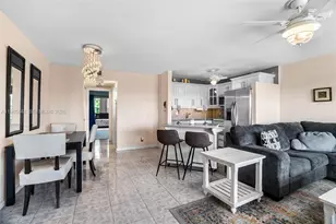 408 Southampton A, West Palm Beach, FL 33417 - Photo 3